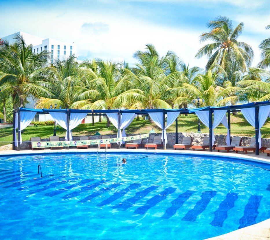 Exclusivas albercaspara grandes y chicos Hotel Dos Playas Faranda Cancún