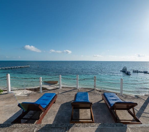 Terraza solárium Hotel Dos Playas Faranda Cancún