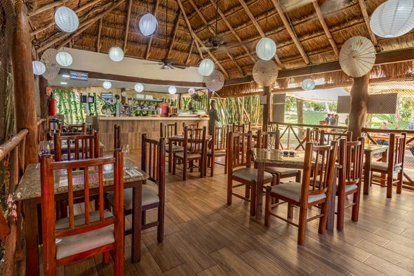 Sushi bar Oishii Koi Hotel Dos Playas Faranda Cancún Sushi bar Oishii Koi Hotel Dos Playas Faranda Cancún
